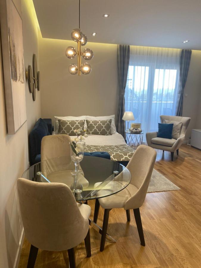 Tiffany Lux Apartment Требине Екстериор снимка