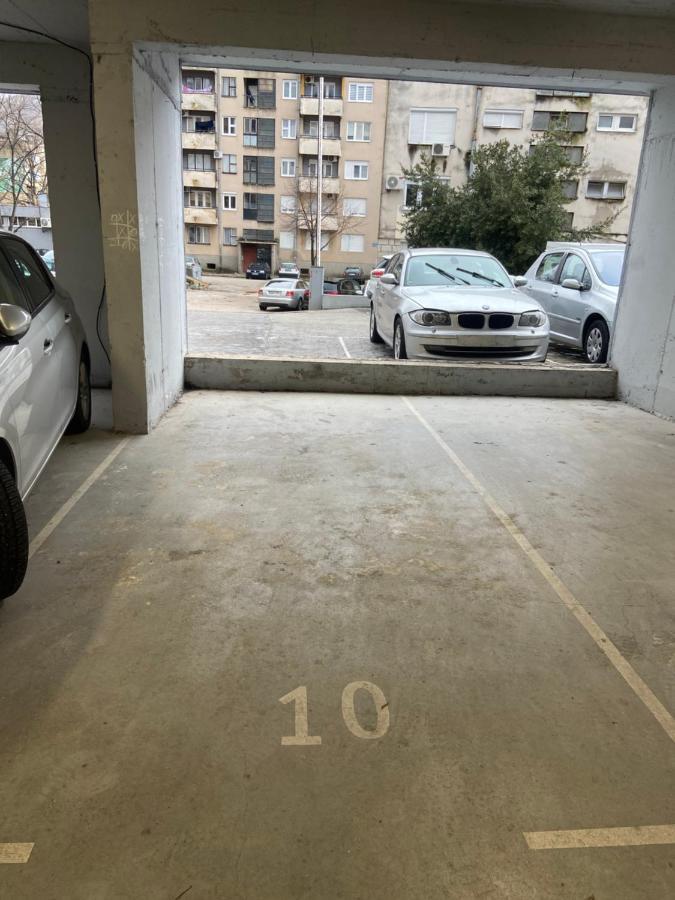 Tiffany Lux Apartment Требине Екстериор снимка