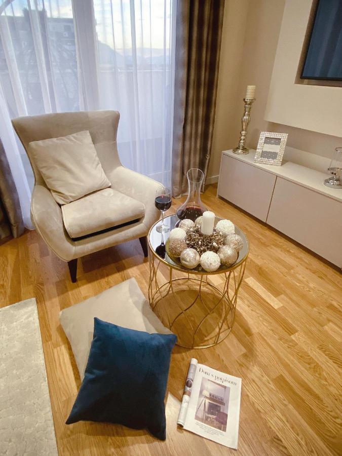 Tiffany Lux Apartment Требине Екстериор снимка