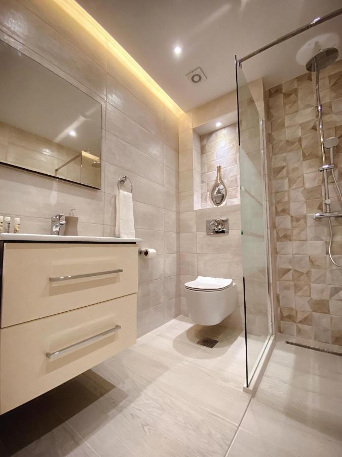 Tiffany Lux Apartment Требине Екстериор снимка
