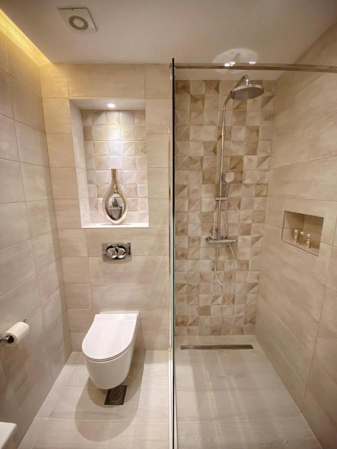 Tiffany Lux Apartment Требине Екстериор снимка