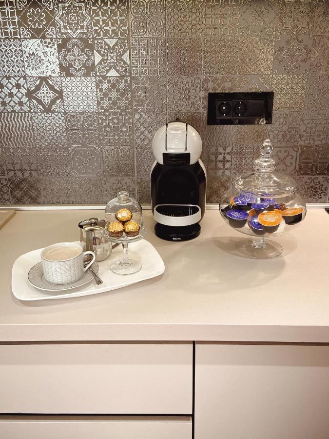 Tiffany Lux Apartment Требине Екстериор снимка