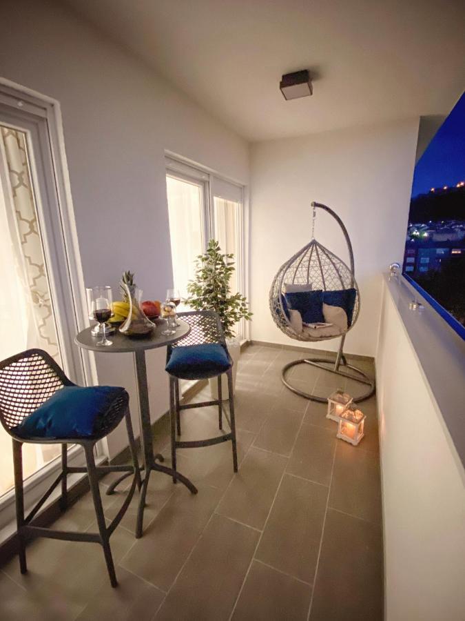 Tiffany Lux Apartment Требине Екстериор снимка