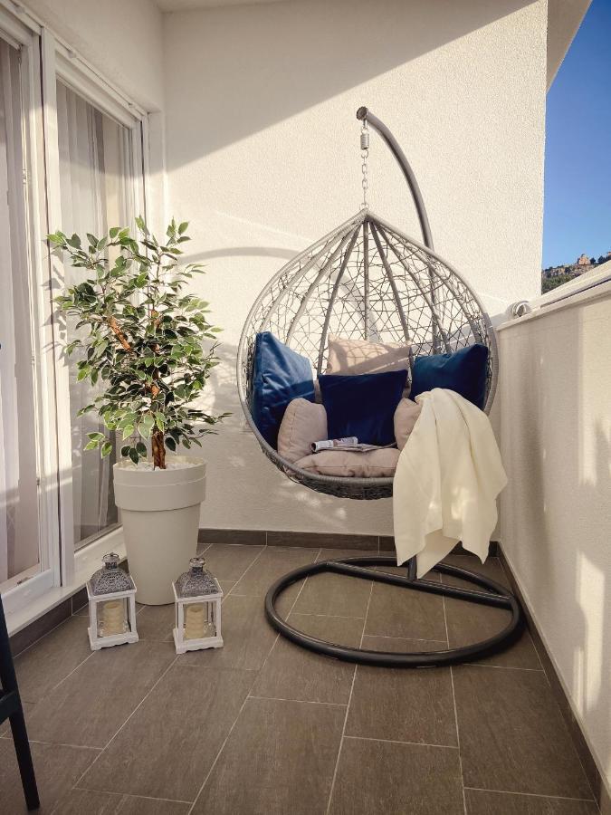 Tiffany Lux Apartment Требине Екстериор снимка